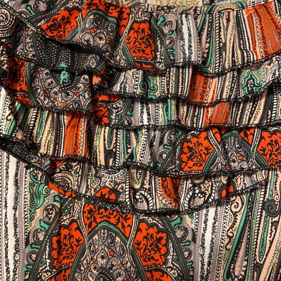 NUGGLES Ruffle Neck Top - Picture 2 of 3